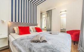 BH Properties, Apartament Długa 69